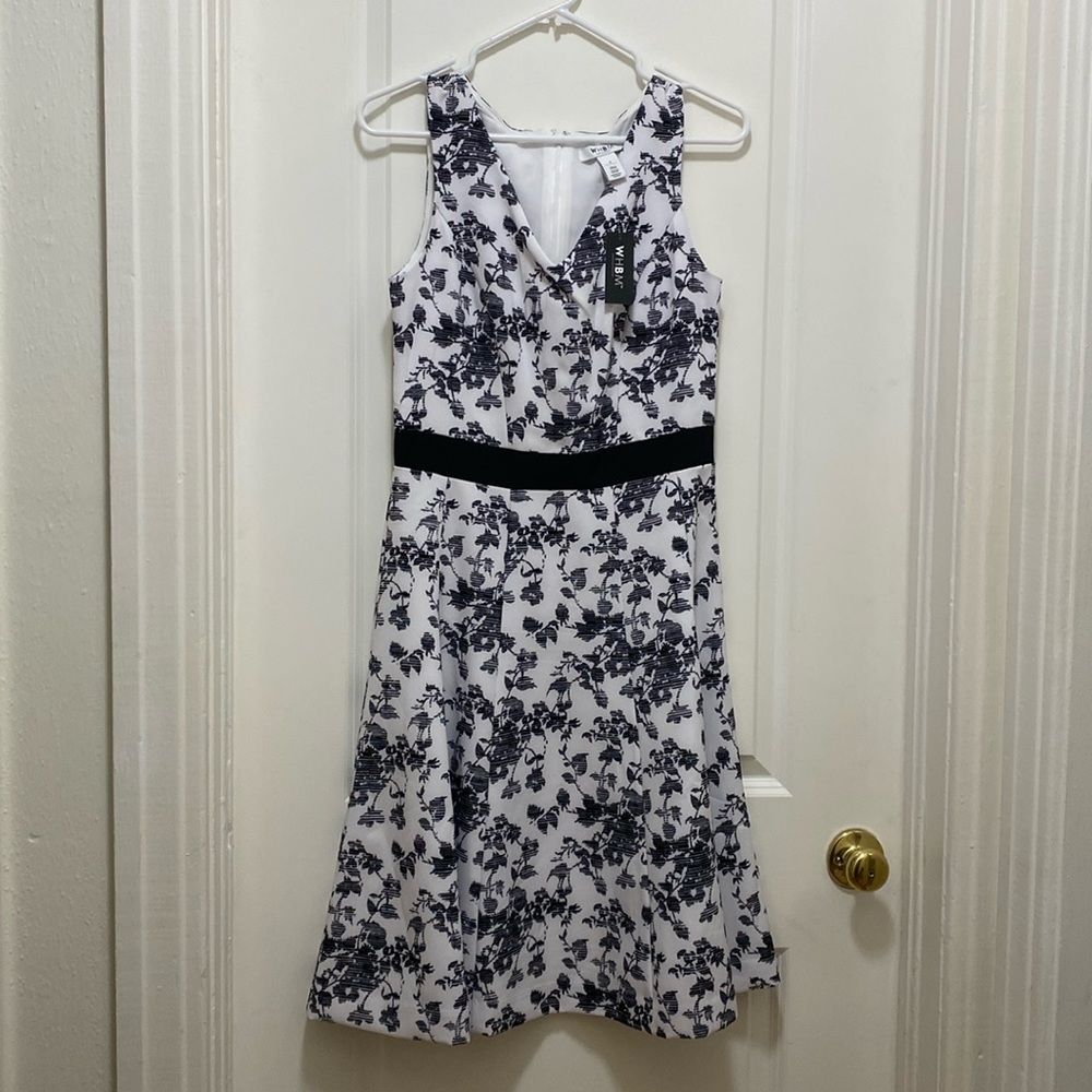 NWT WHBM Black and white Floral sleeveless dress size 4